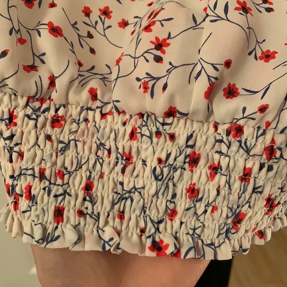 Floral blouse - Picture 3 of 4